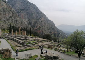 Delfi i Zejtinlik - Treći razred