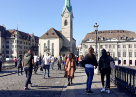 Maturanti u podnožju švajcarskih Alpa