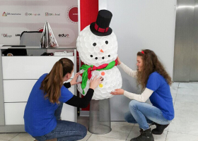 Praznično ukrašavanje škole