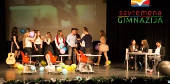 Novogodišnja priredba savremenih gimnazijalaca