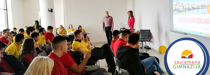 Učenici na predavanju Filipa Vajnberga